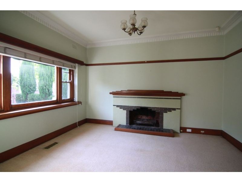 23 Cairnes Crescent, Malvern East VIC 3145