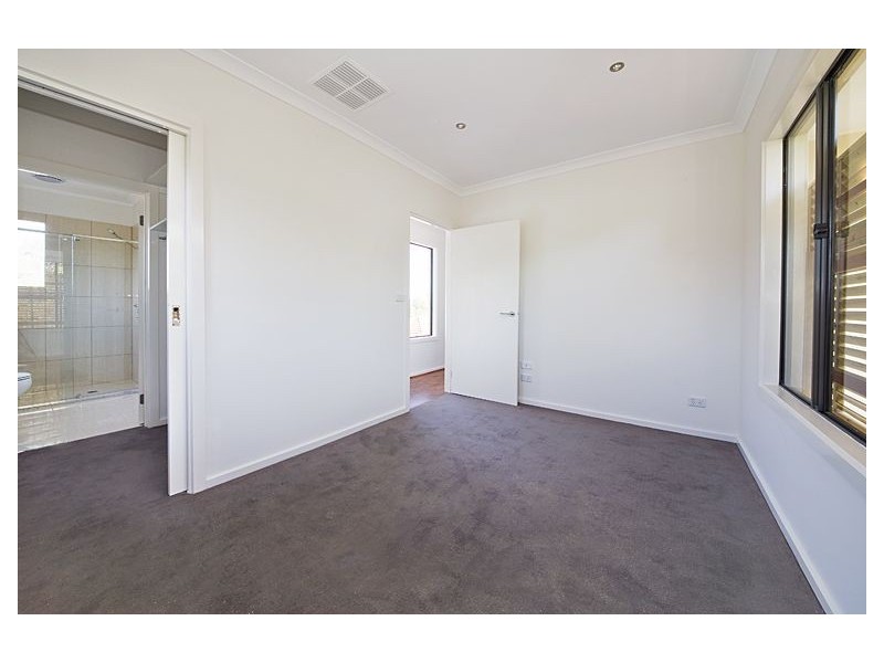 2/233 High Street Road, Ashwood VIC 3147