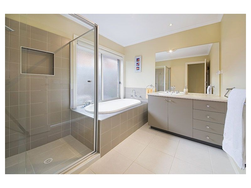 5 Station Avenue, Ashwood VIC 3147