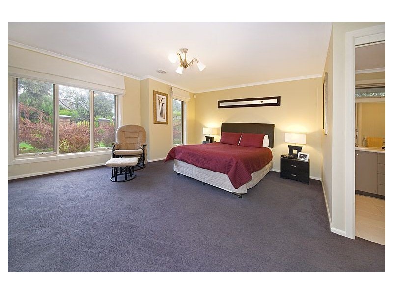 5 Station Avenue, Ashwood VIC 3147