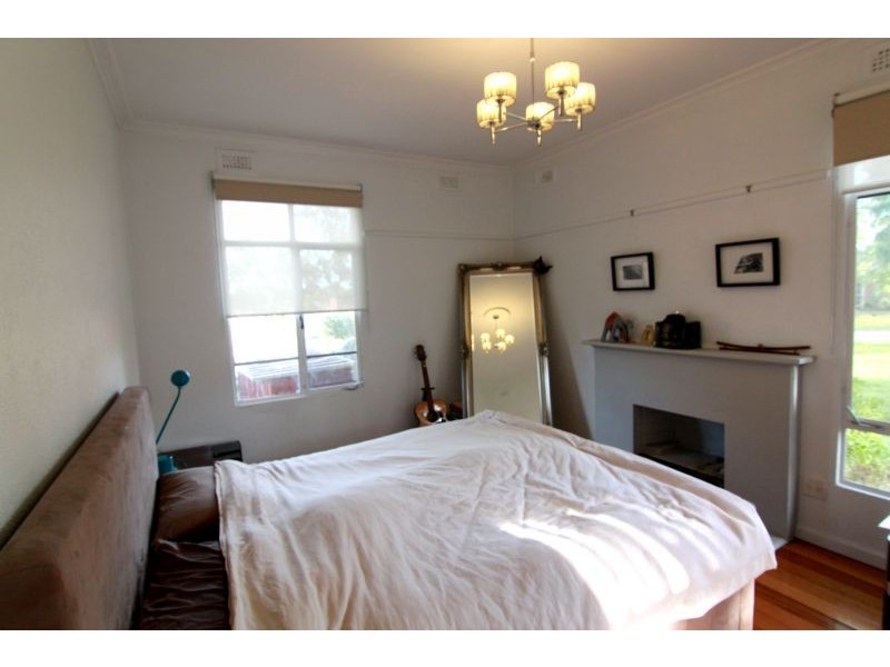 24 Sunderland Ave, Ashburton VIC 3147