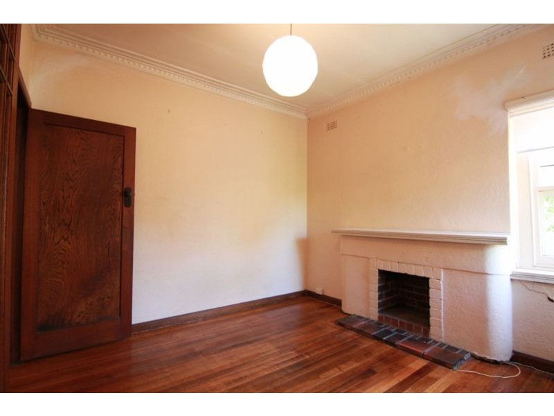 14 Essex St, Glen Iris VIC 3146