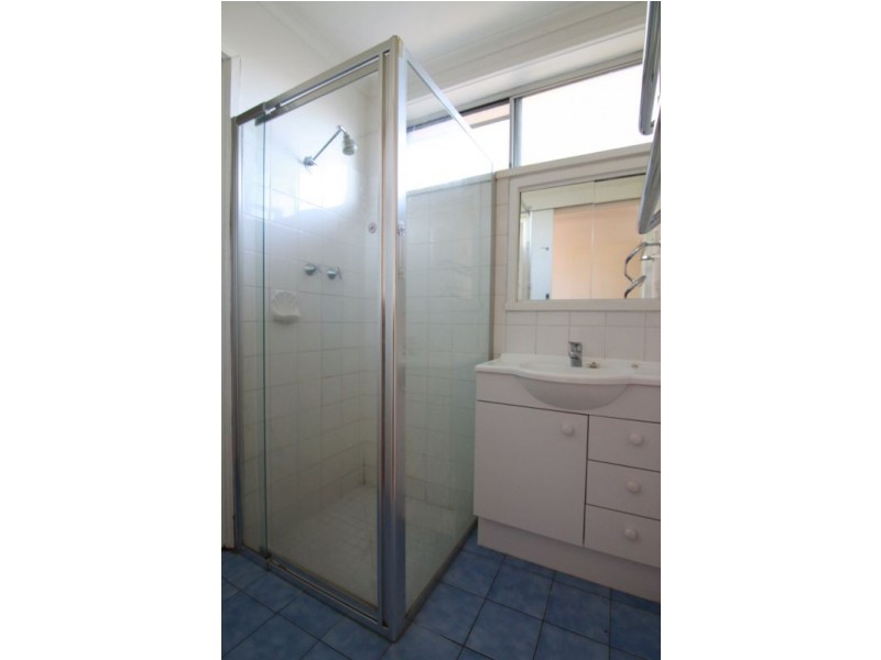3/2 June Cresent, Glen Iris VIC 3146