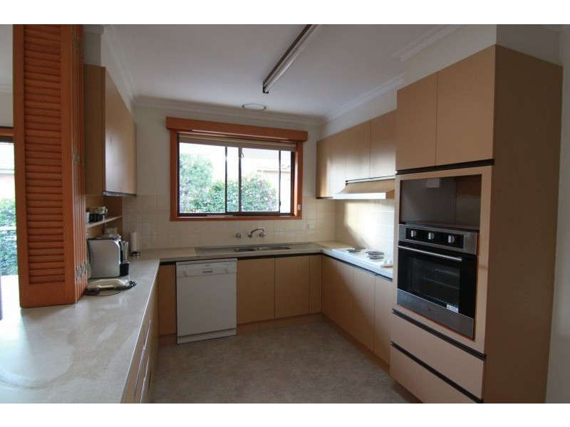 8 Belmont Avenue, Glen Iris VIC 3146