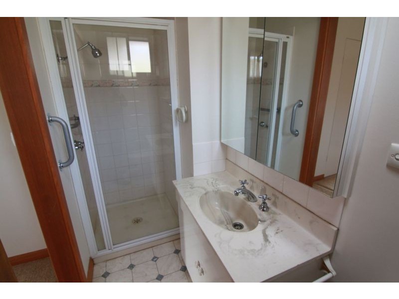 8 Belmont Avenue, Glen Iris VIC 3146