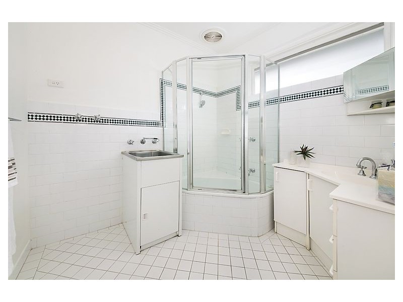 10/2-4 Baker Street, Malvern East VIC 3145