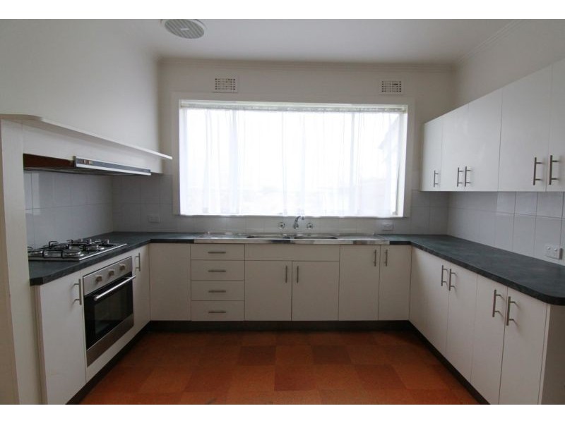 8 May Park Avenue, Ashwood VIC 3147