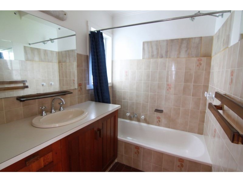 8 May Park Avenue, Ashwood VIC 3147