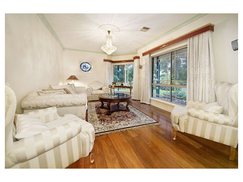 3 Malmsbury Drive, Ashwood VIC 3147