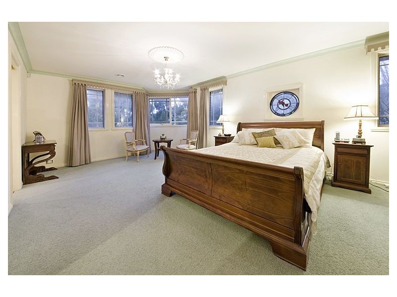 3 Malmsbury Drive, Ashwood VIC 3147