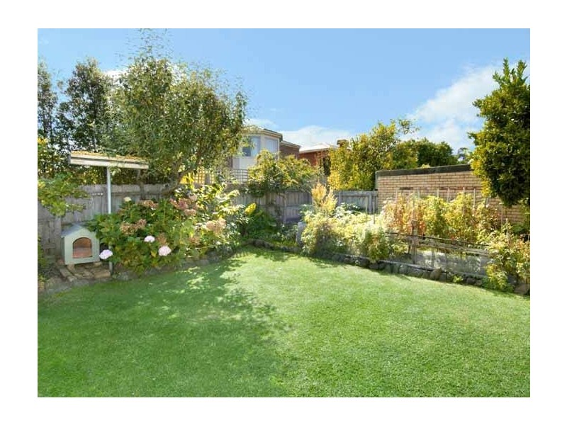 13 Torquay Avenue, Chadstone VIC 3148