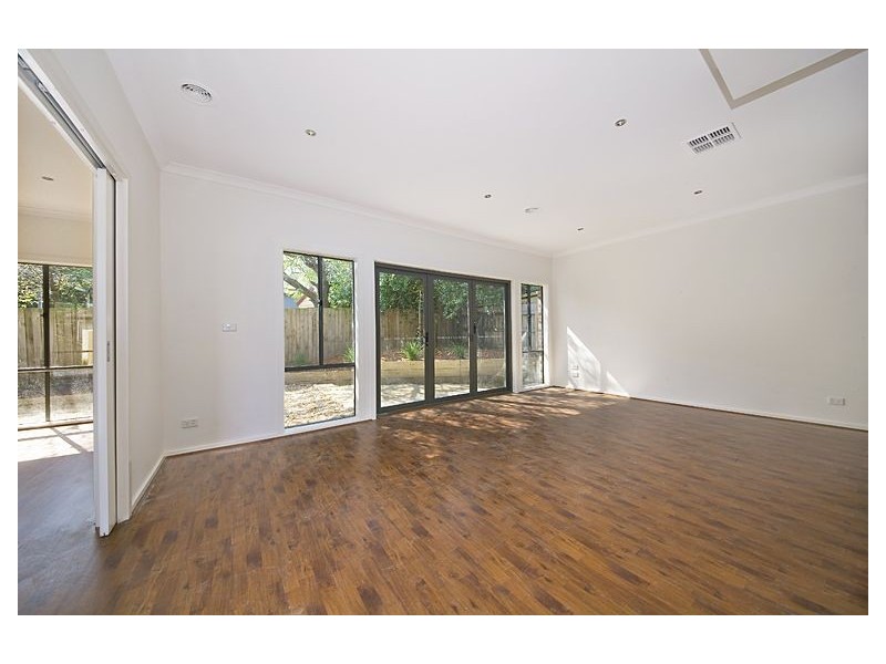 2/233 High Street Road, Ashwood VIC 3147