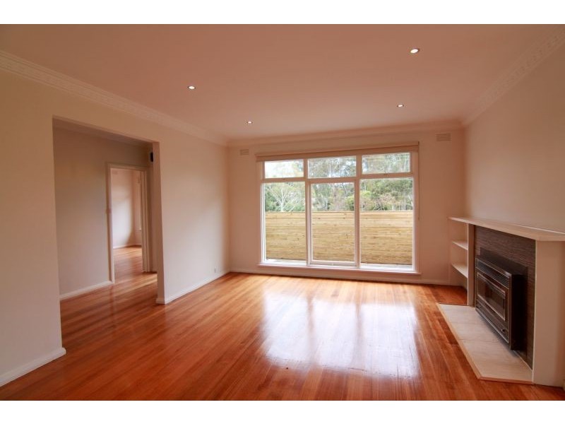 1/233 High Street Road, Ashwood VIC 3147