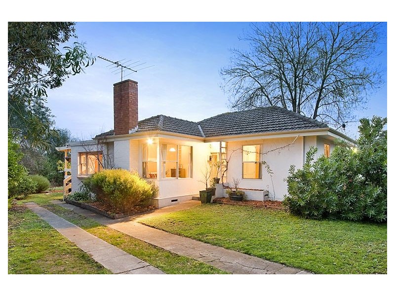 12 Sunderland Avenue, Ashburton VIC 3147