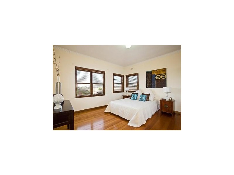 2/2 Linton Crt, Hawthorn East VIC 3123