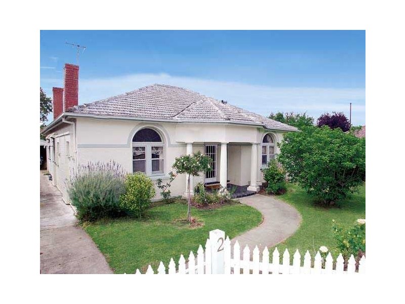 2 Wynyeh Street, Malvern East VIC 3145
