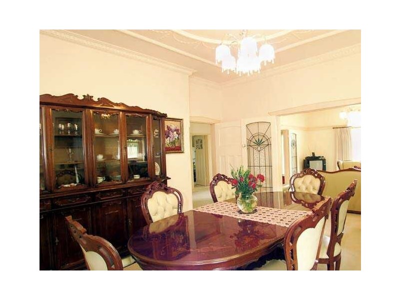 2 Wynyeh Street, Malvern East VIC 3145