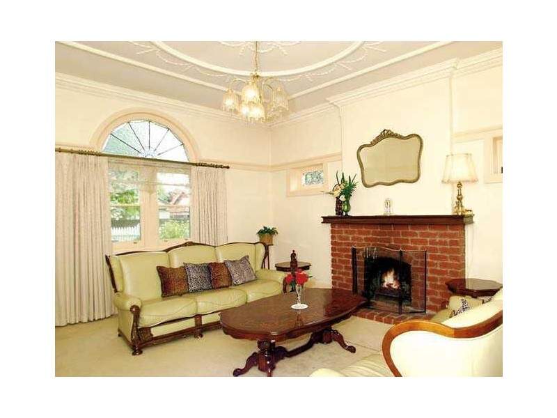 2 Wynyeh Street, Malvern East VIC 3145