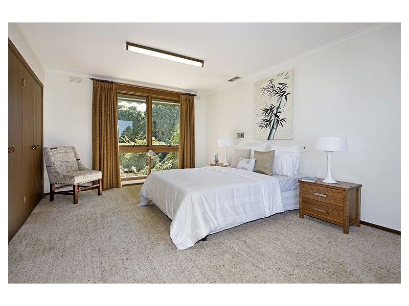 5 Llanos Avenue, Malvern East VIC 3145