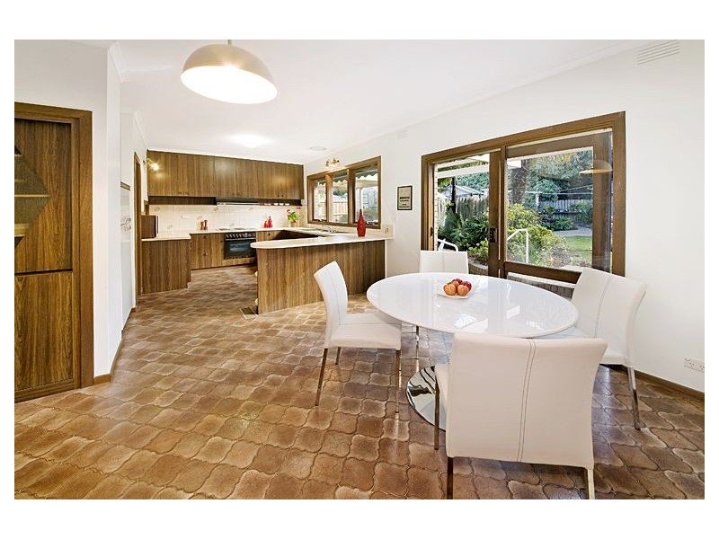 5 Llanos Avenue, Malvern East VIC 3145