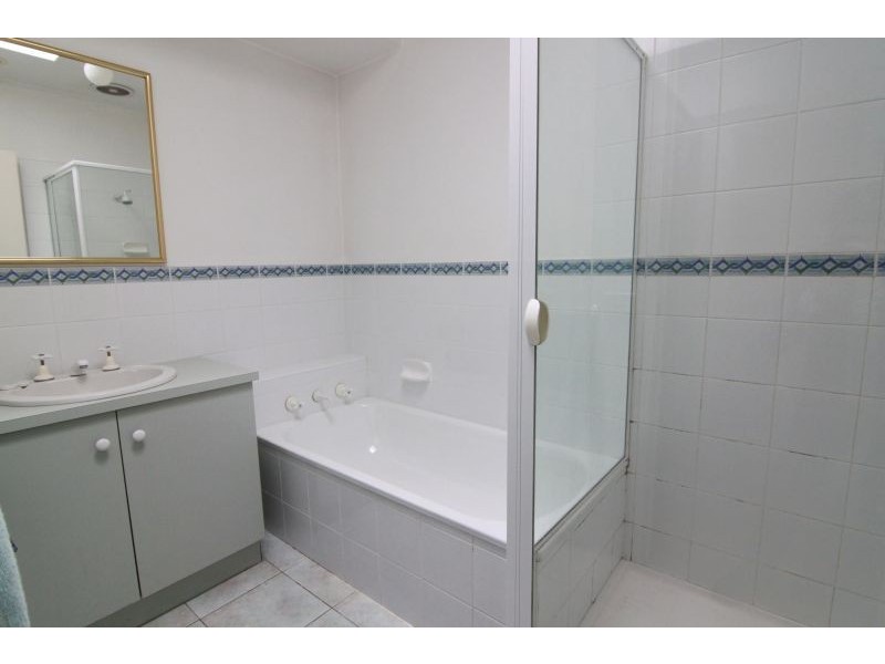 2/8 Rosella Street, Murrumbeena VIC 3163