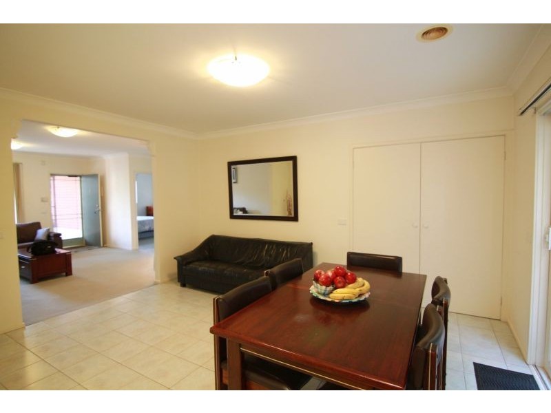 2/8 Rosella Street, Murrumbeena VIC 3163