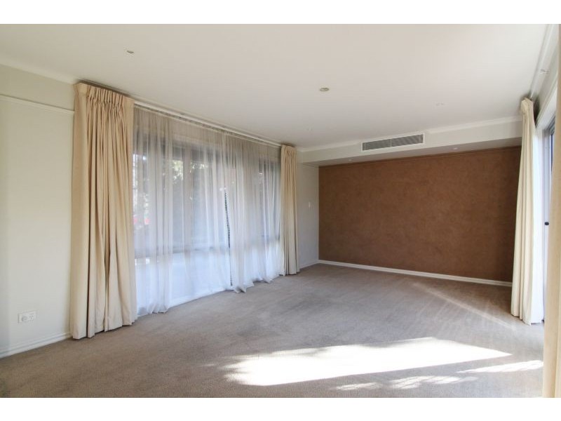 2/14 Durward Rd, Malvern East VIC 3145