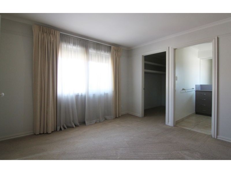 2/14 Durward Rd, Malvern East VIC 3145