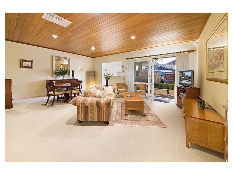 2/9 St Georges Crescent, Ashburton VIC 3147