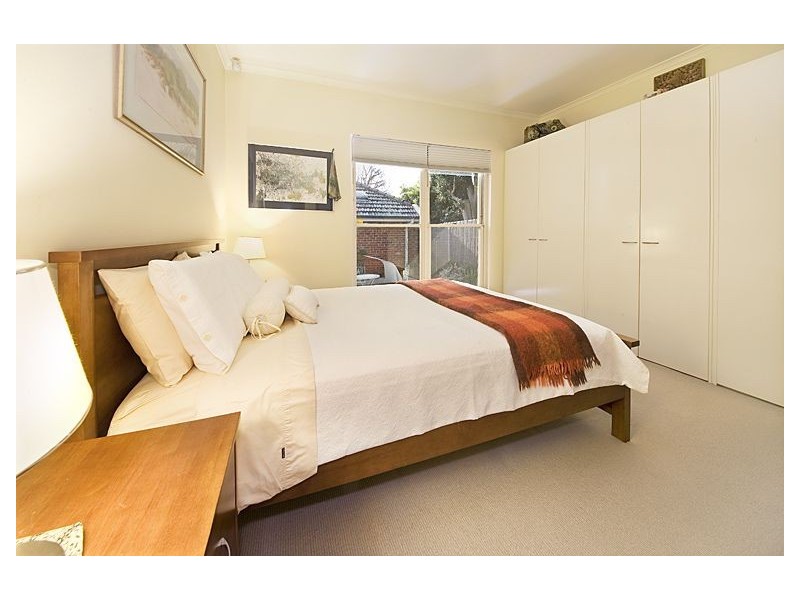 2/9 St Georges Crescent, Ashburton VIC 3147