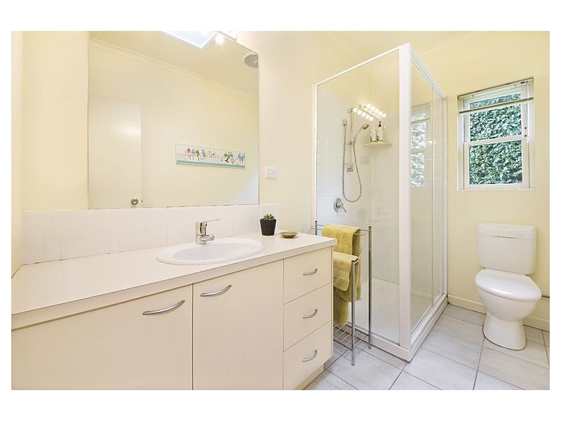 2/9 St Georges Crescent, Ashburton VIC 3147