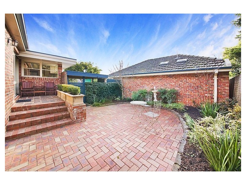 2/9 St Georges Crescent, Ashburton VIC 3147