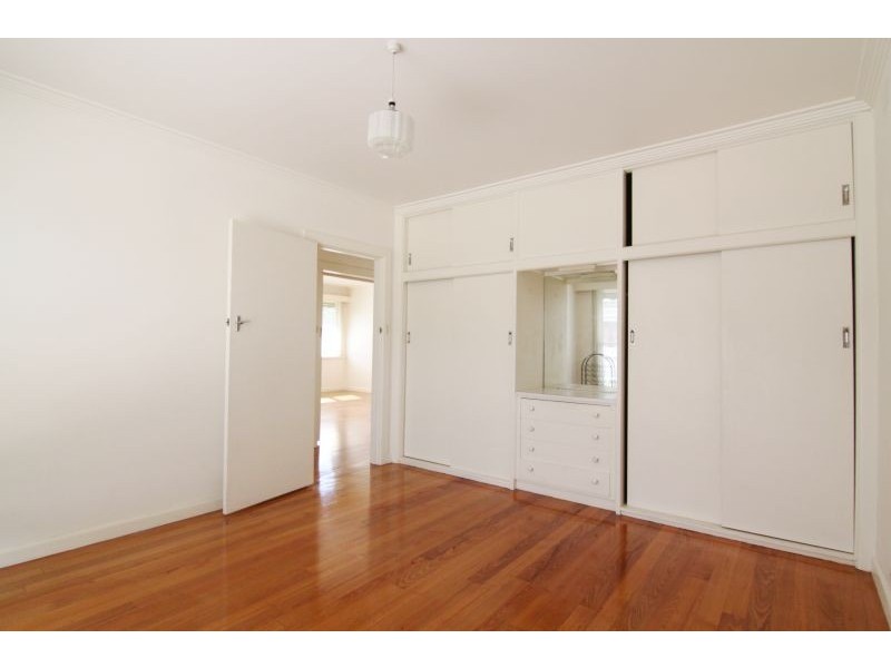 1/2 Maverston Street, Glen Iris VIC 3146
