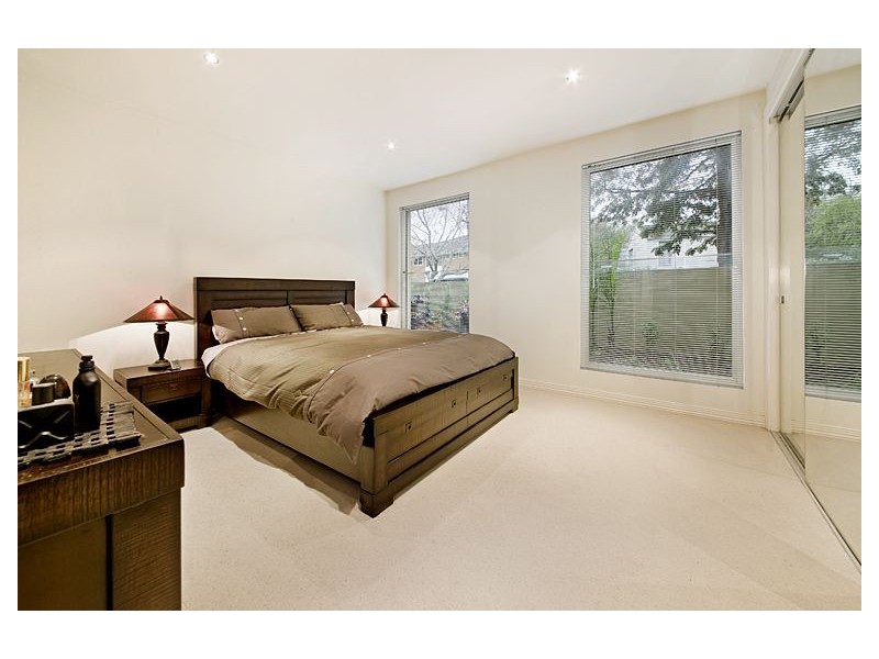 1/2 Moira Street, Malvern East VIC 3145