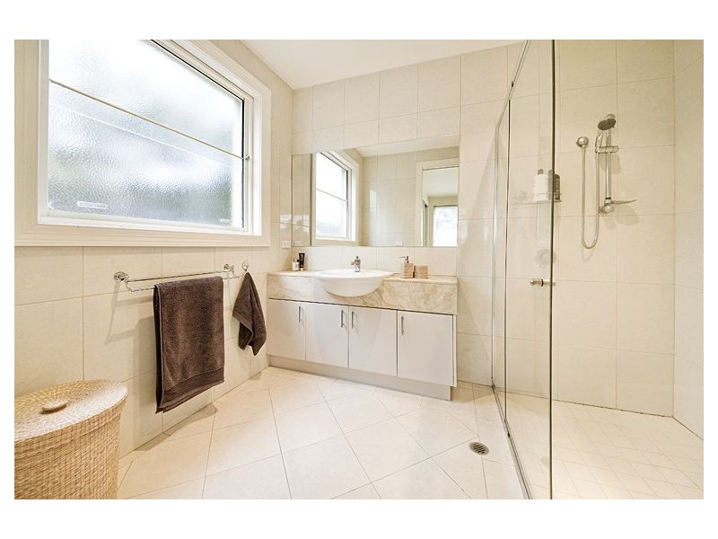 1/2 Moira Street, Malvern East VIC 3145