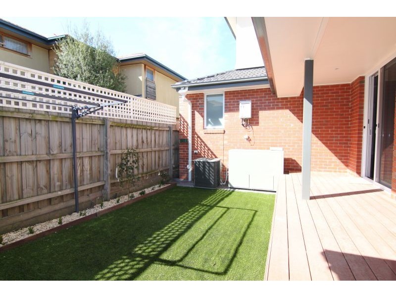 1/9 Bletchley Road, Hughesdale VIC 3166