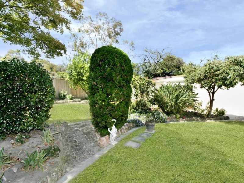 27 Munro Avenue, Ashburton VIC 3147