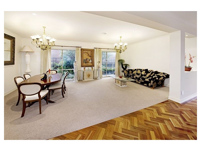 24 Summerhill Road, Glen Iris VIC 3146