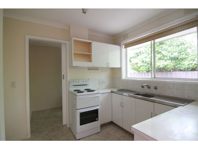 2/7 Lewes Drive, Malvern East VIC 3145