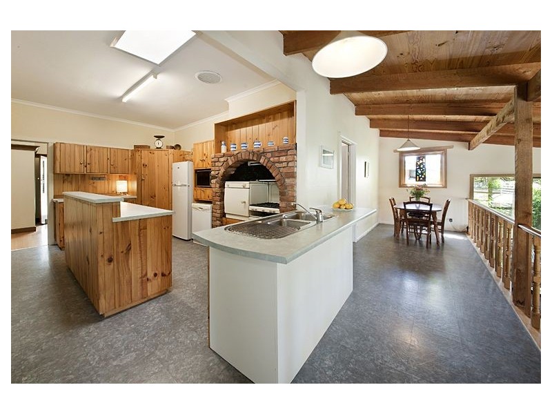 7 Scott Grove, Burwood VIC 3125