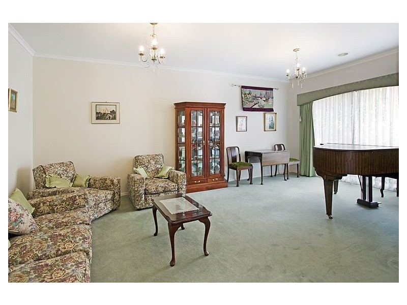 21 Larkspur Circuit, Glen Waverley VIC 3150