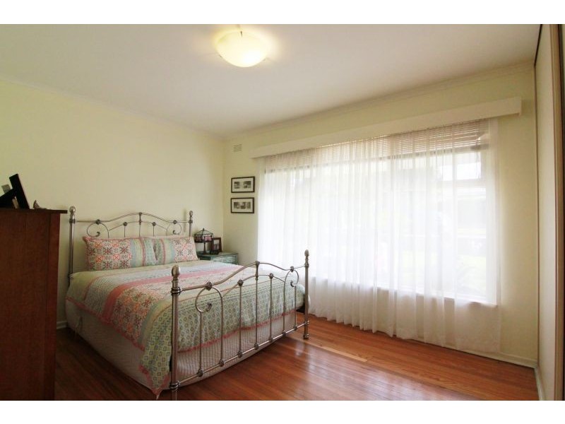 2/2 Aylwin Avenue, Burwood VIC 3125