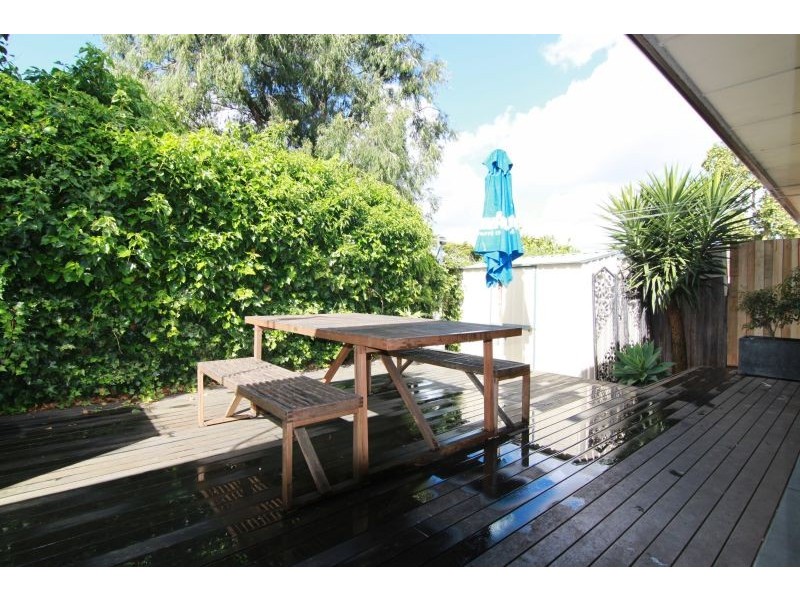 2/2 Aylwin Avenue, Burwood VIC 3125