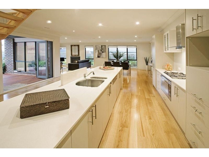 55 Brockhoff Drive, Burwood VIC 3125
