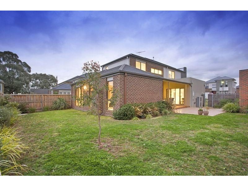 55 Brockhoff Drive, Burwood VIC 3125