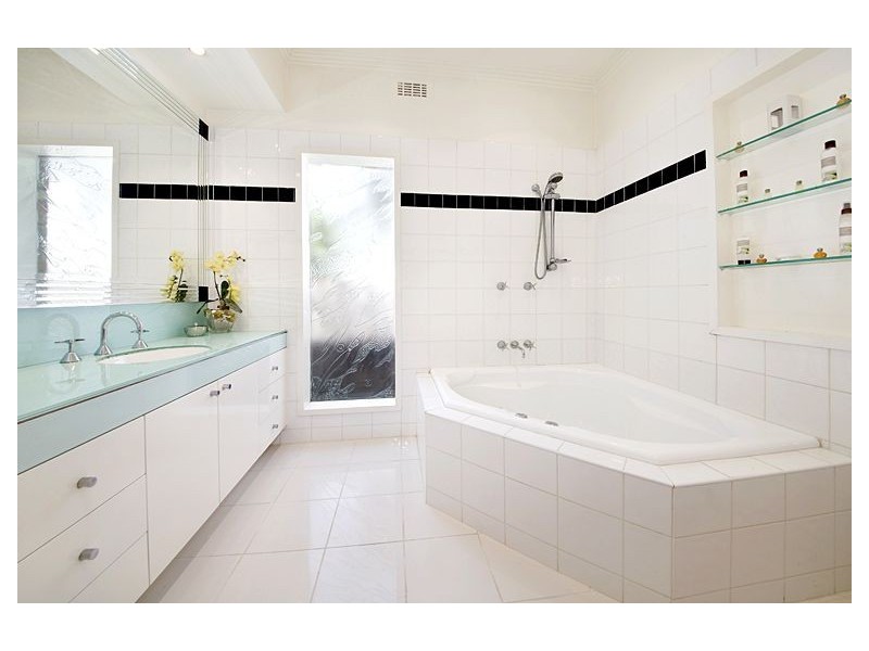 32 Hyslop Parade, Malvern East VIC 3145