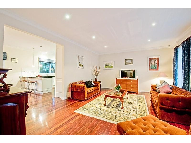 1 Garden Avenue, Mitcham VIC 3132