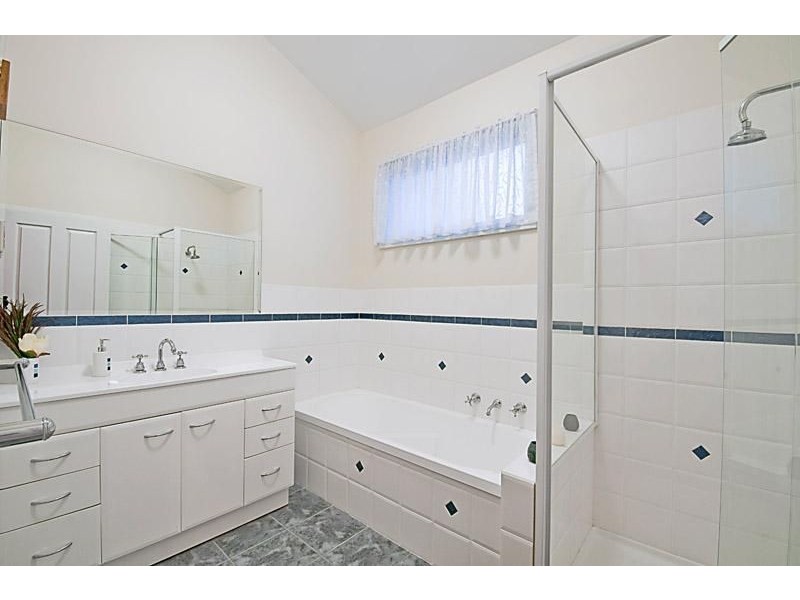 1 Garden Avenue, Mitcham VIC 3132