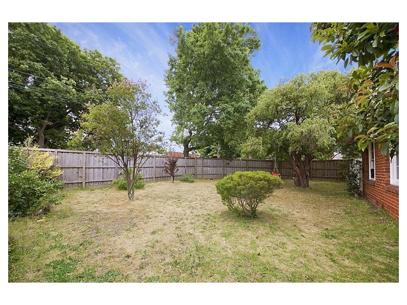 18 Lancaster Street, Ashburton VIC 3147