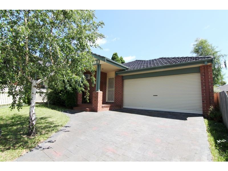 11b Coomleigh Ave, Glen Waverley VIC 3150